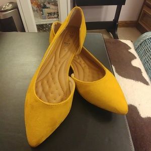Nature Breeze suede pointy toed flats